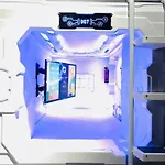 Met A Space Pod @ Chinatown