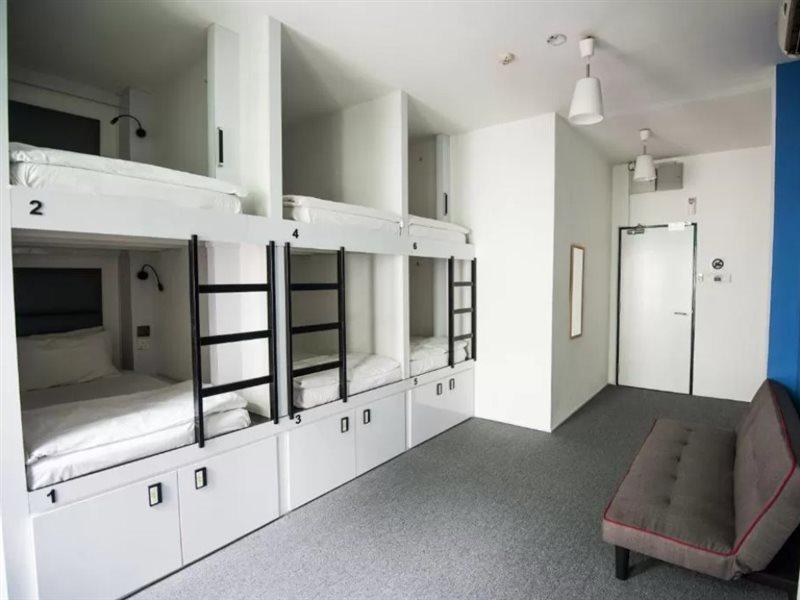 Capsulehotel Wink At Mosque Street 2*