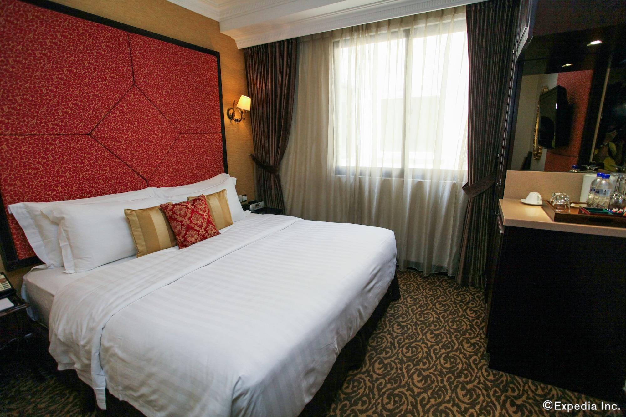 Nostalgia Hotel 4*