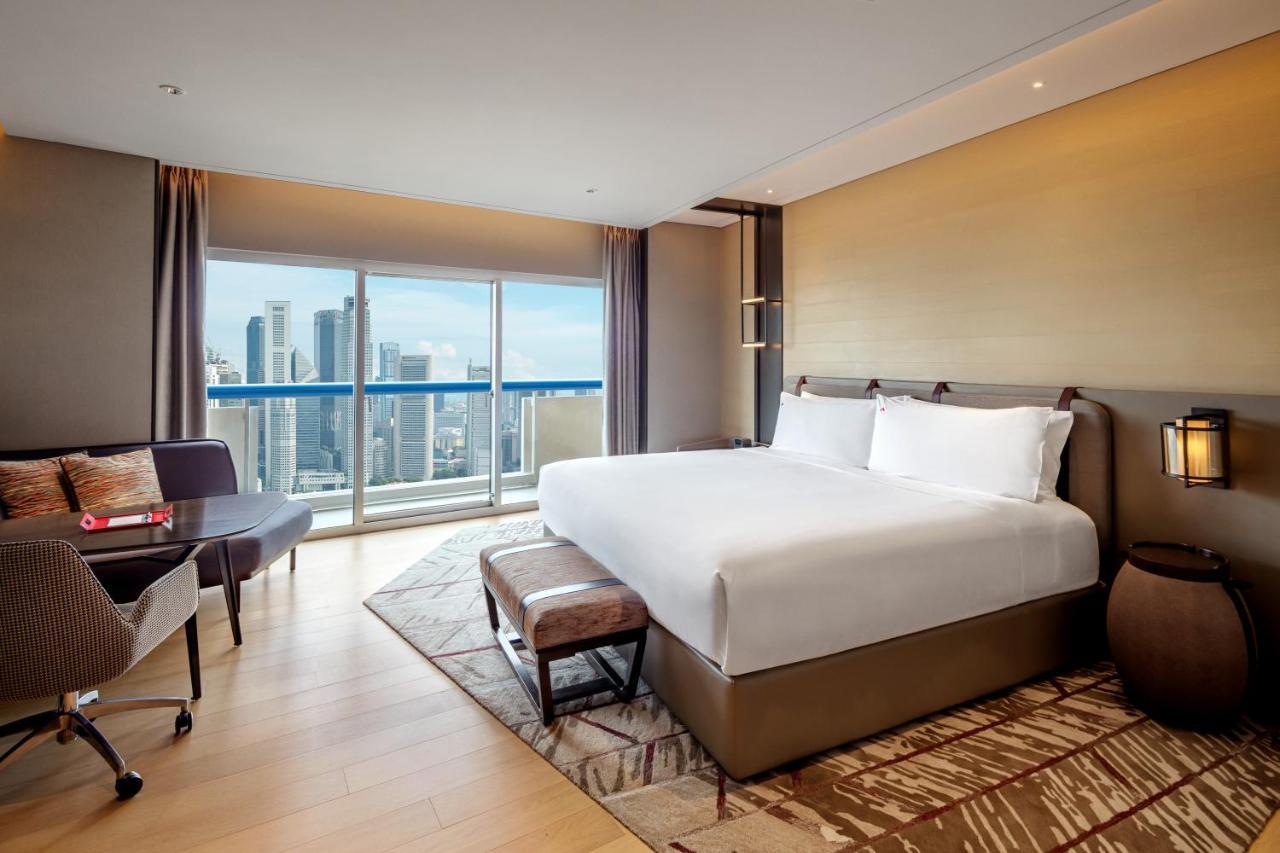 Swissotel The Stamford 5*