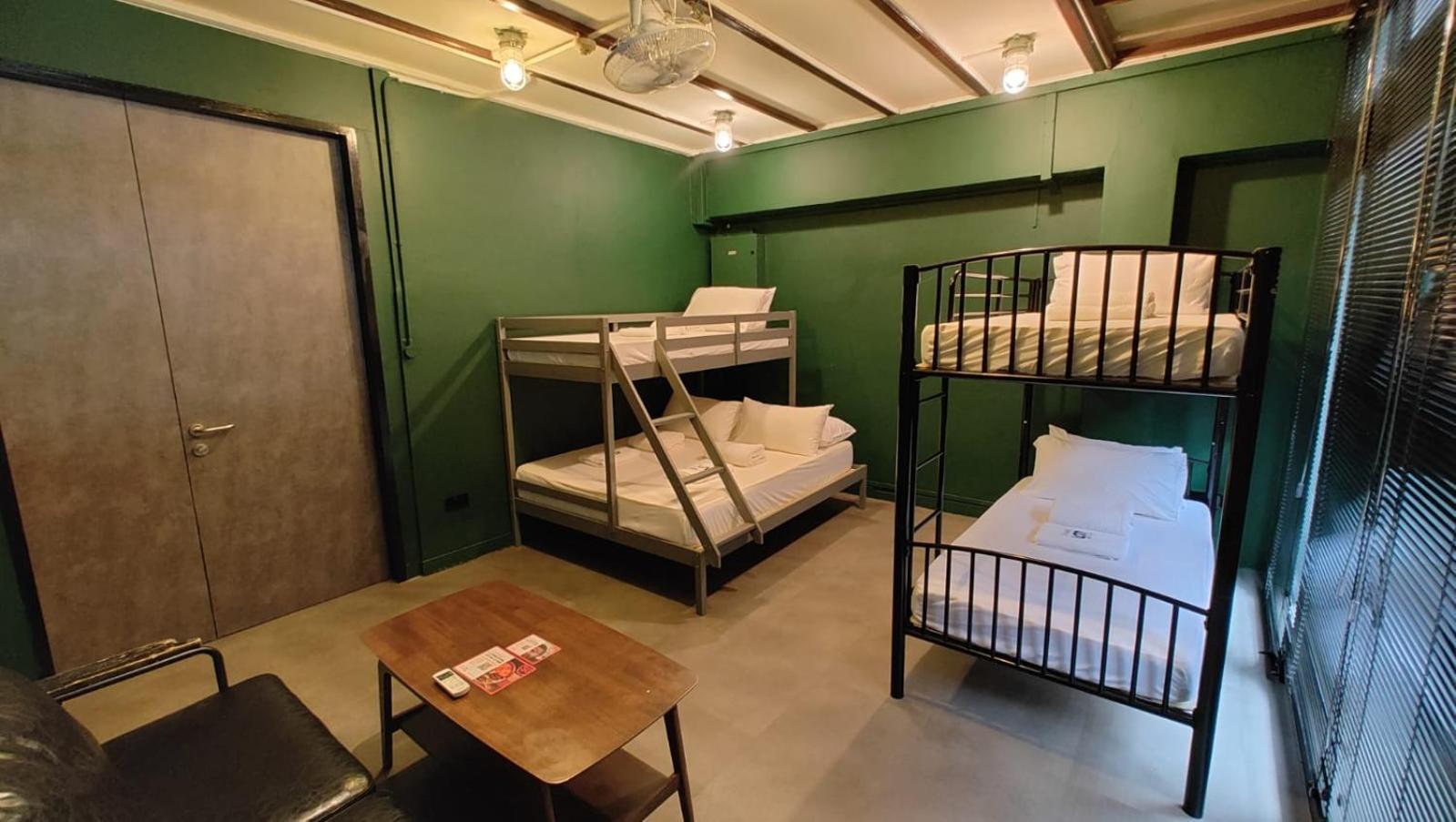 Capsulehotel Wink At Mosque Street