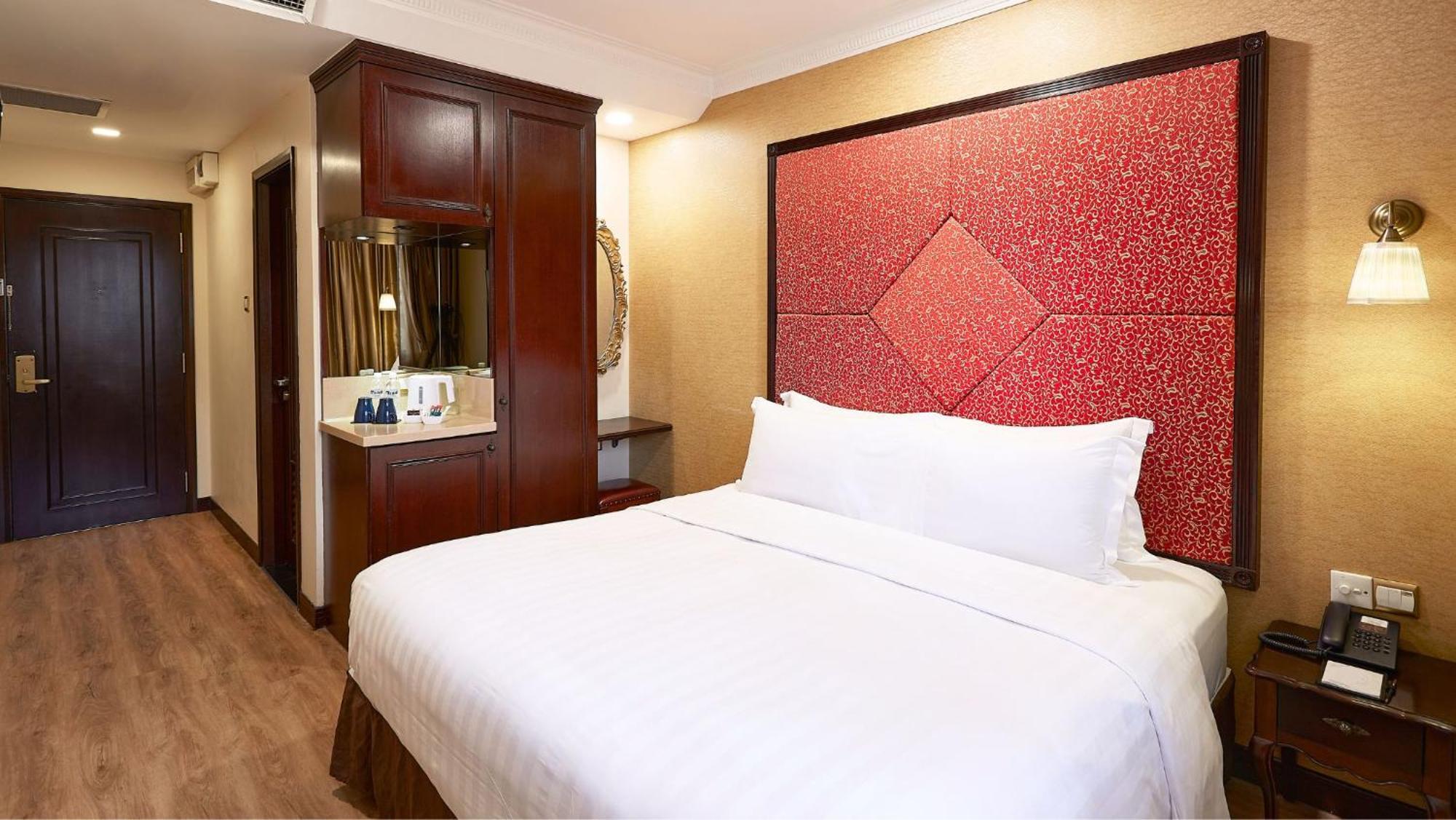 Nostalgia Hotel 4*