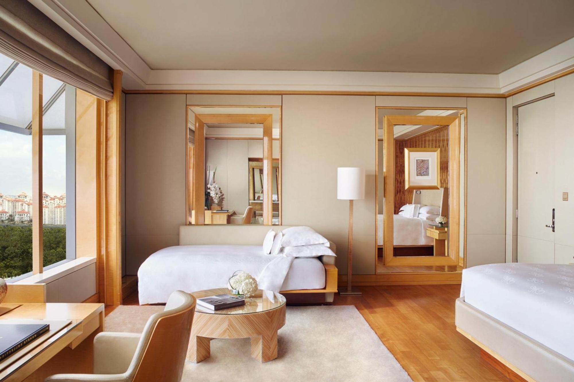 The Ritz-carlton, Millenia 5*