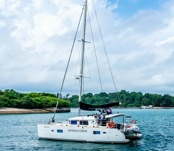 White Sails Yacht Sunrise Botel