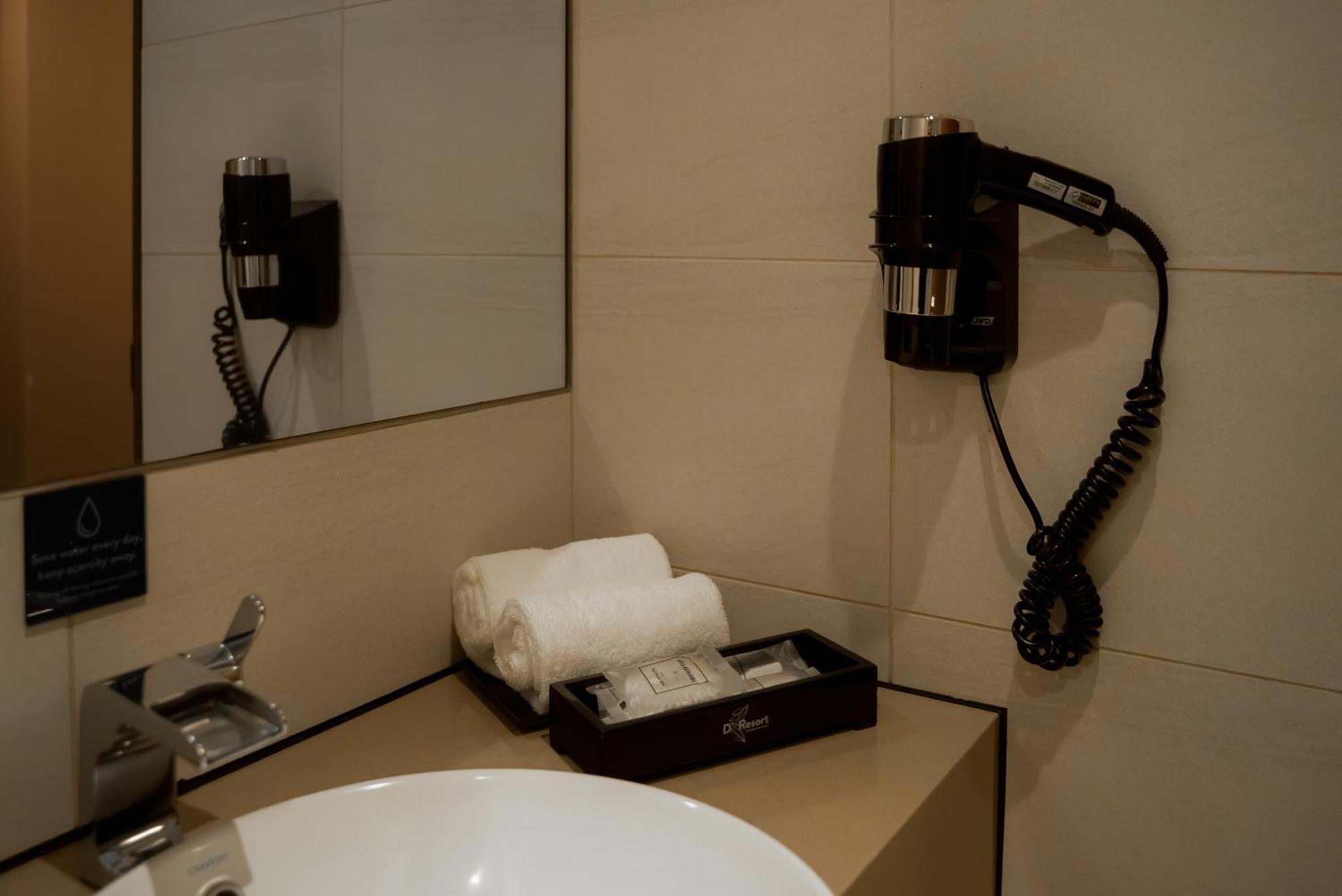 Resort D'resort @ Downtown East 4*
