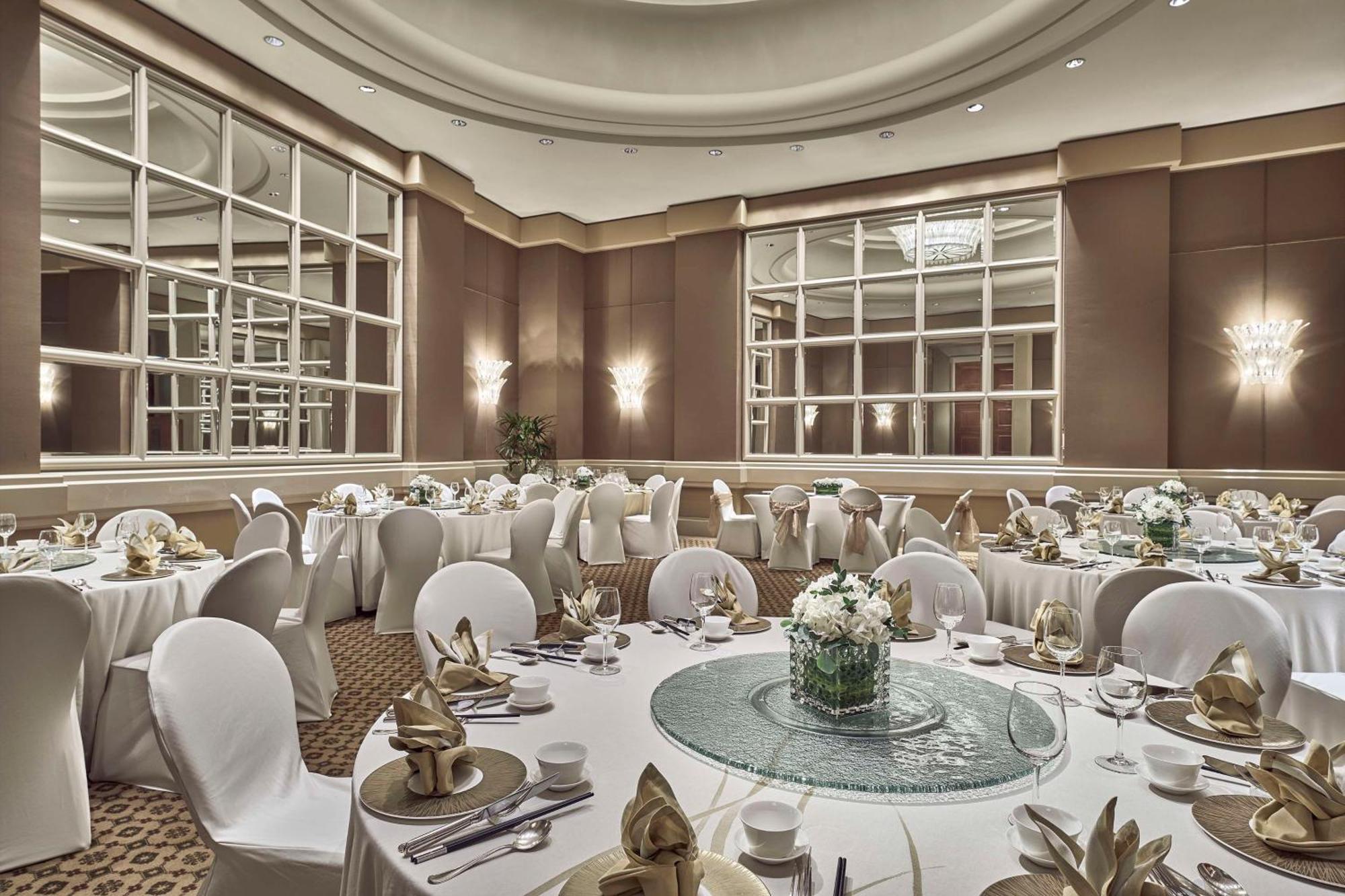Conrad Marina Bay Hotel 5*