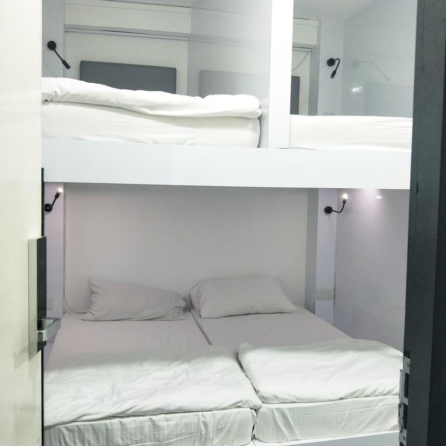 Capsulehotel Wink At Mosque Street 2*