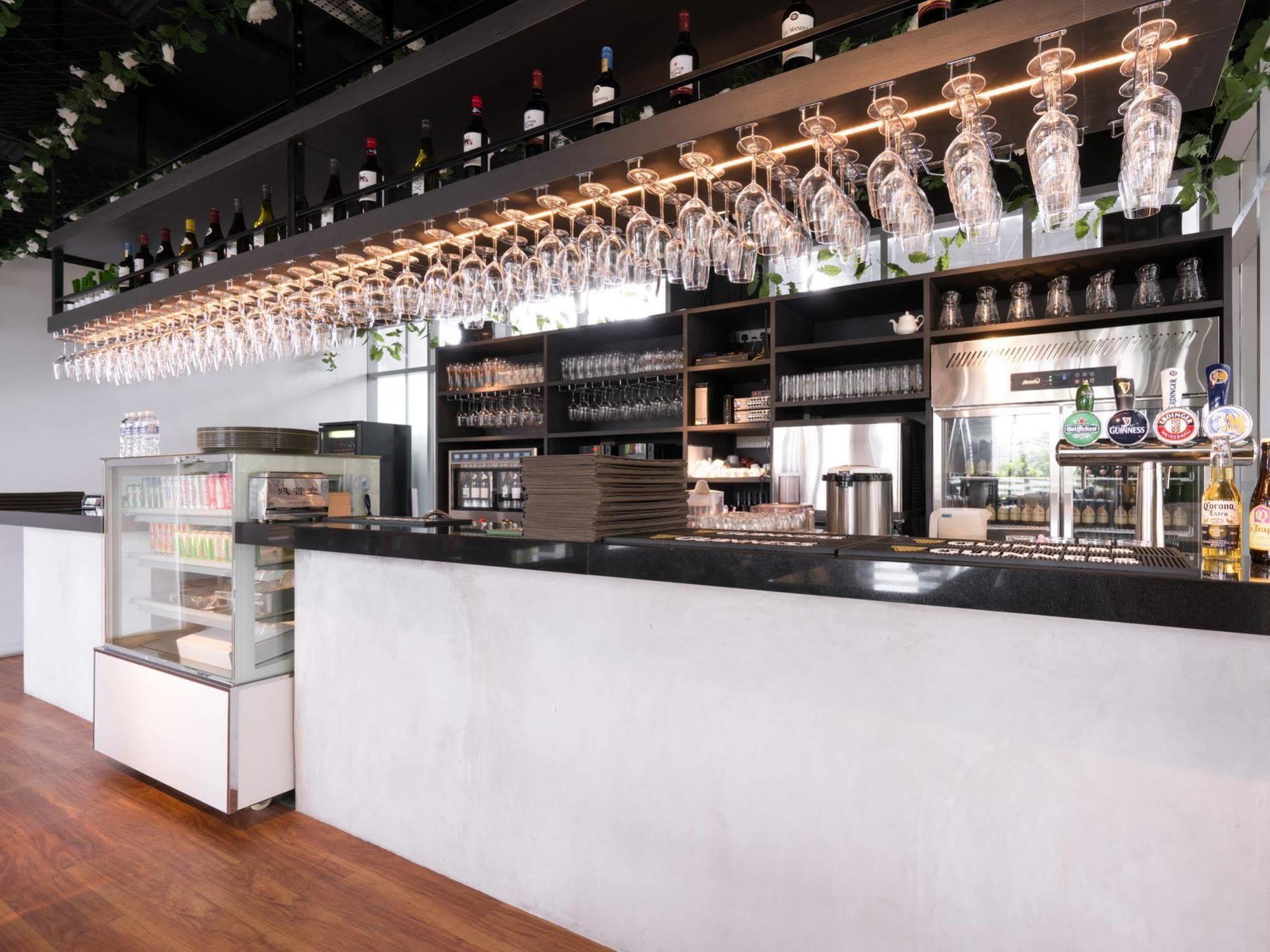 V Lavender Hotel 4*