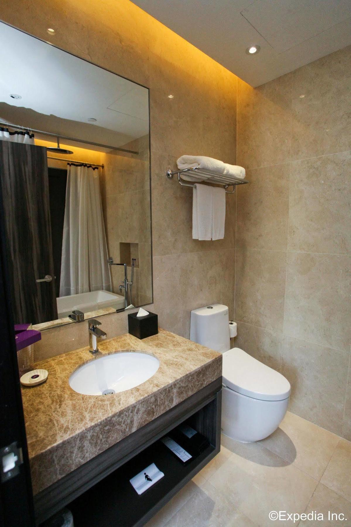 Aqueen Paya Lebar Hotel
