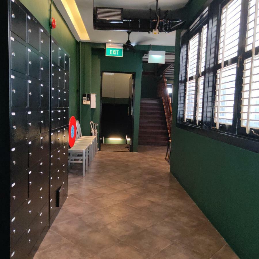 Wink At Mosque Street Capsulehotel Singapore