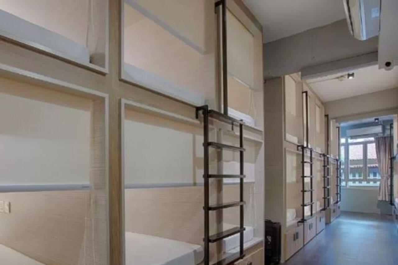 Capsulehotel Quarters Capsule Singapore