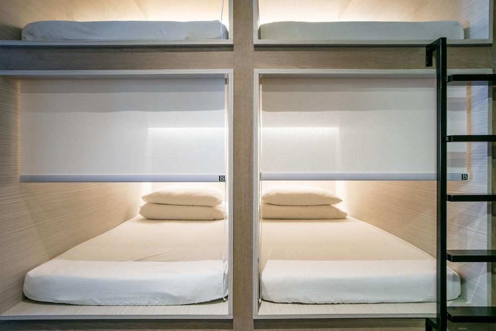 Capsulehotel Quarters Capsule 2*