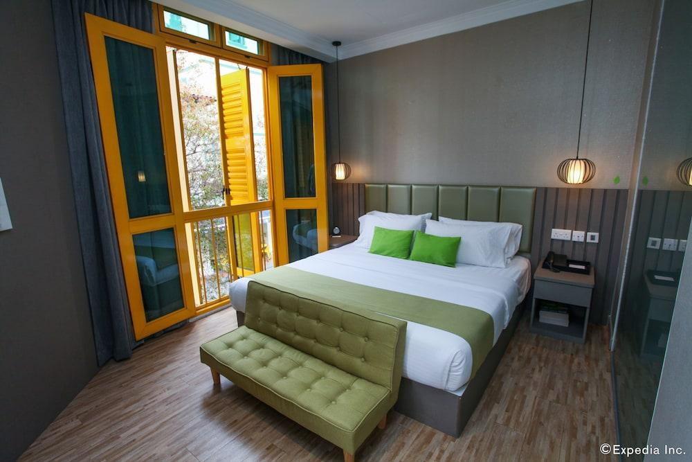 Champion Hotel 3*