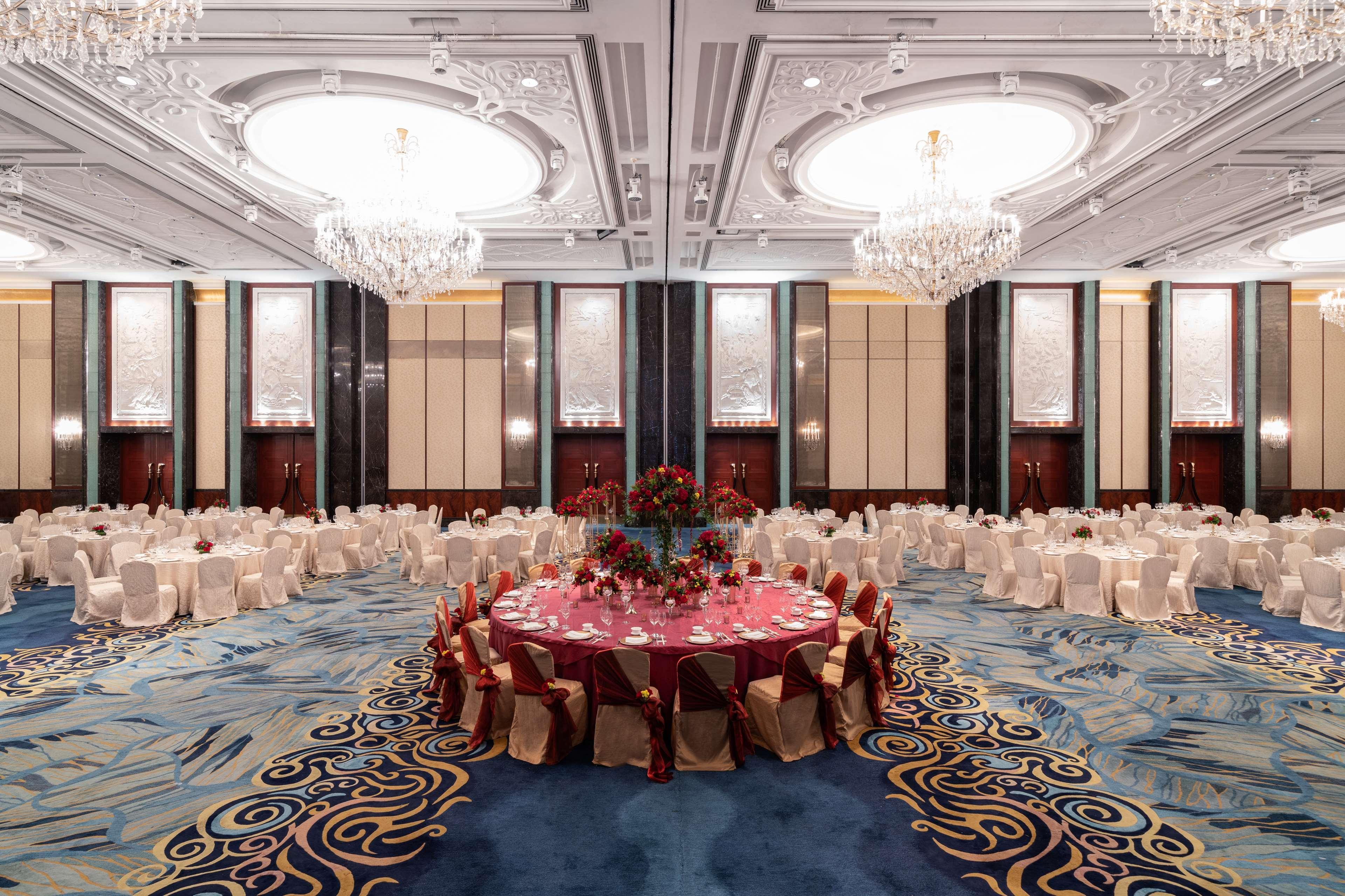 Hotel Shangri-la 5*