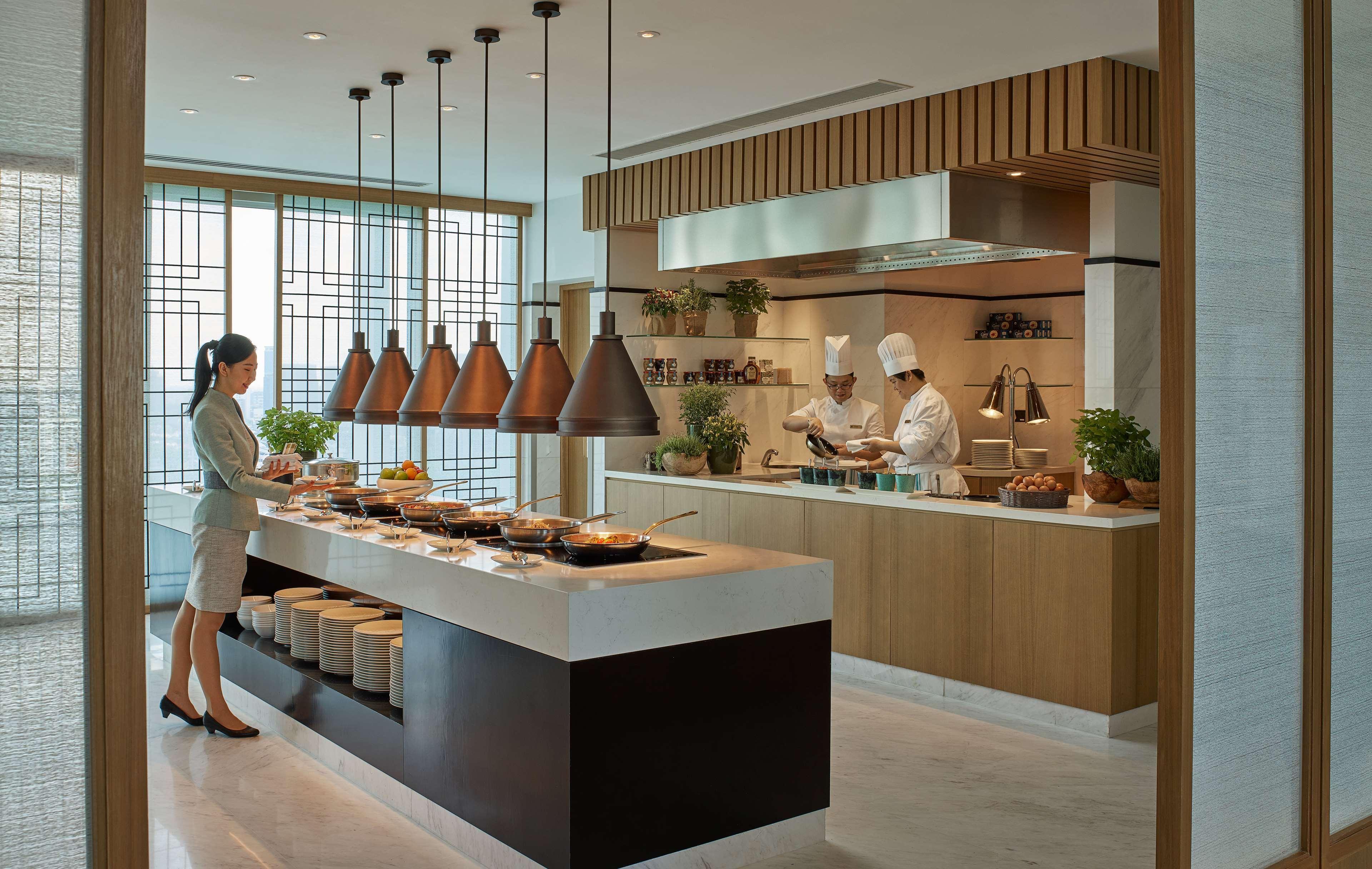 Hotel Shangri-la 5*
