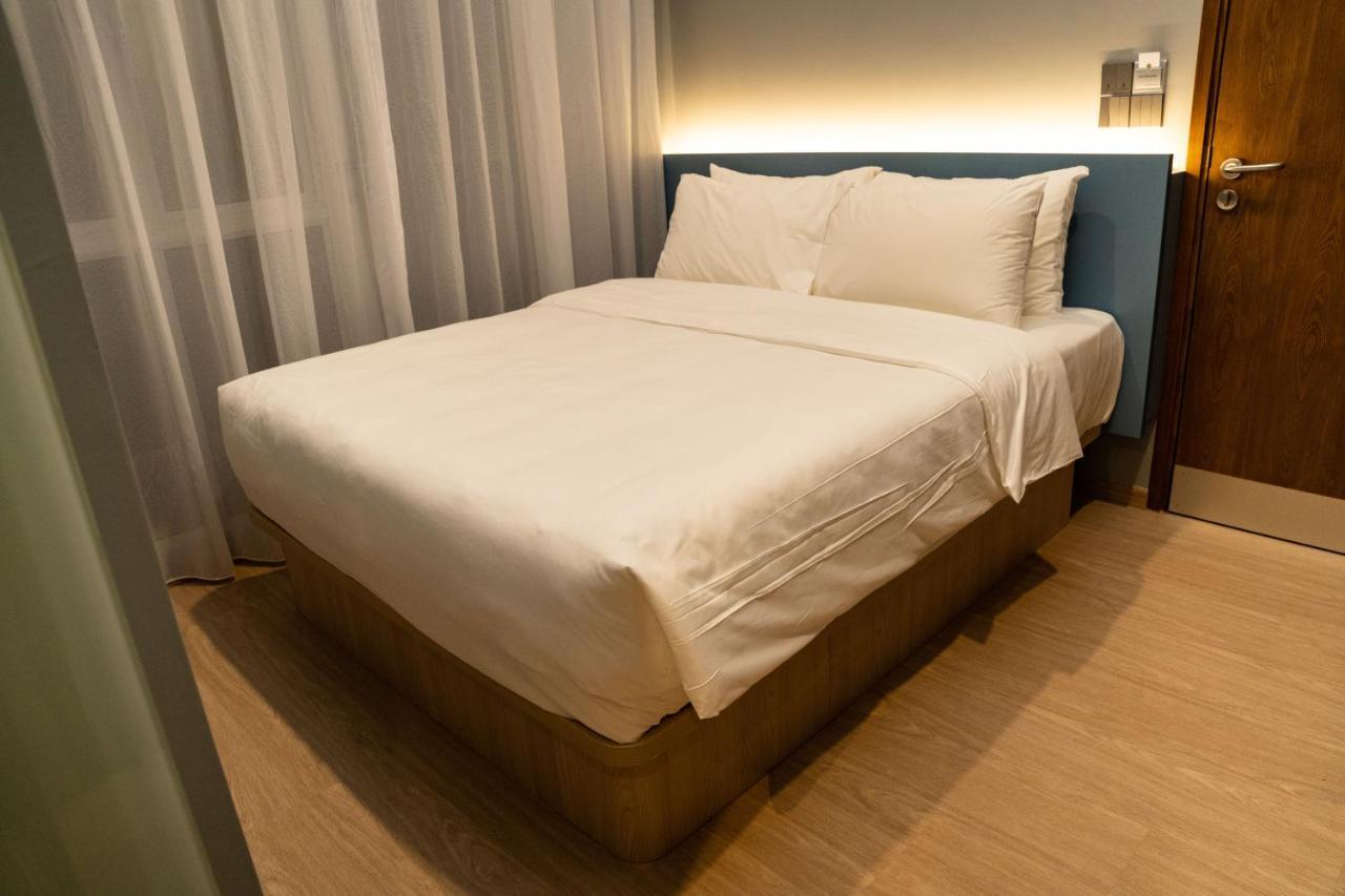 Bencoolen At Hong Kong Street Singapore