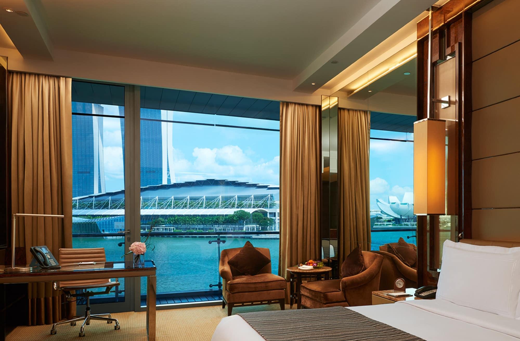 The Fullerton Bay