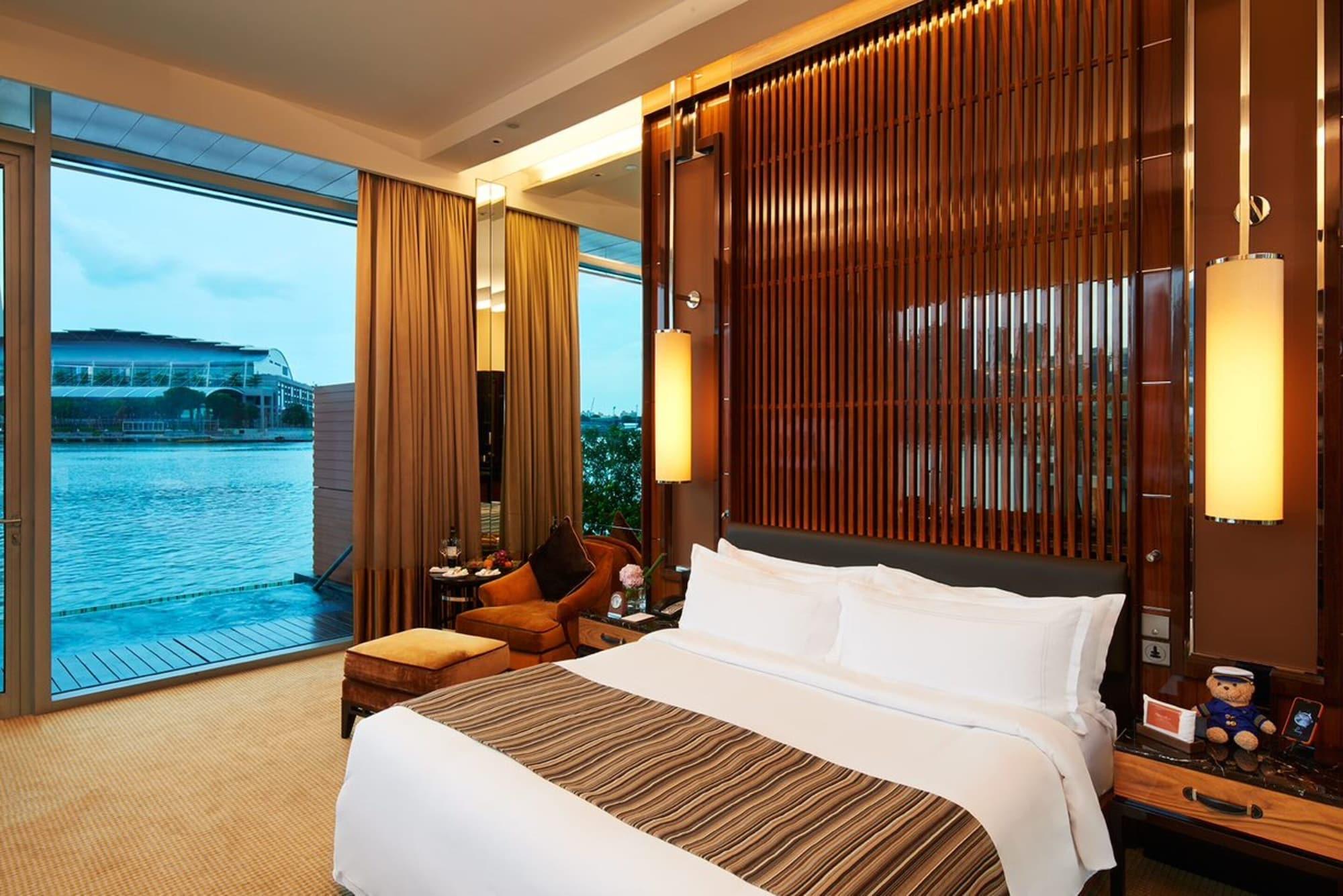 The Fullerton Bay 5*