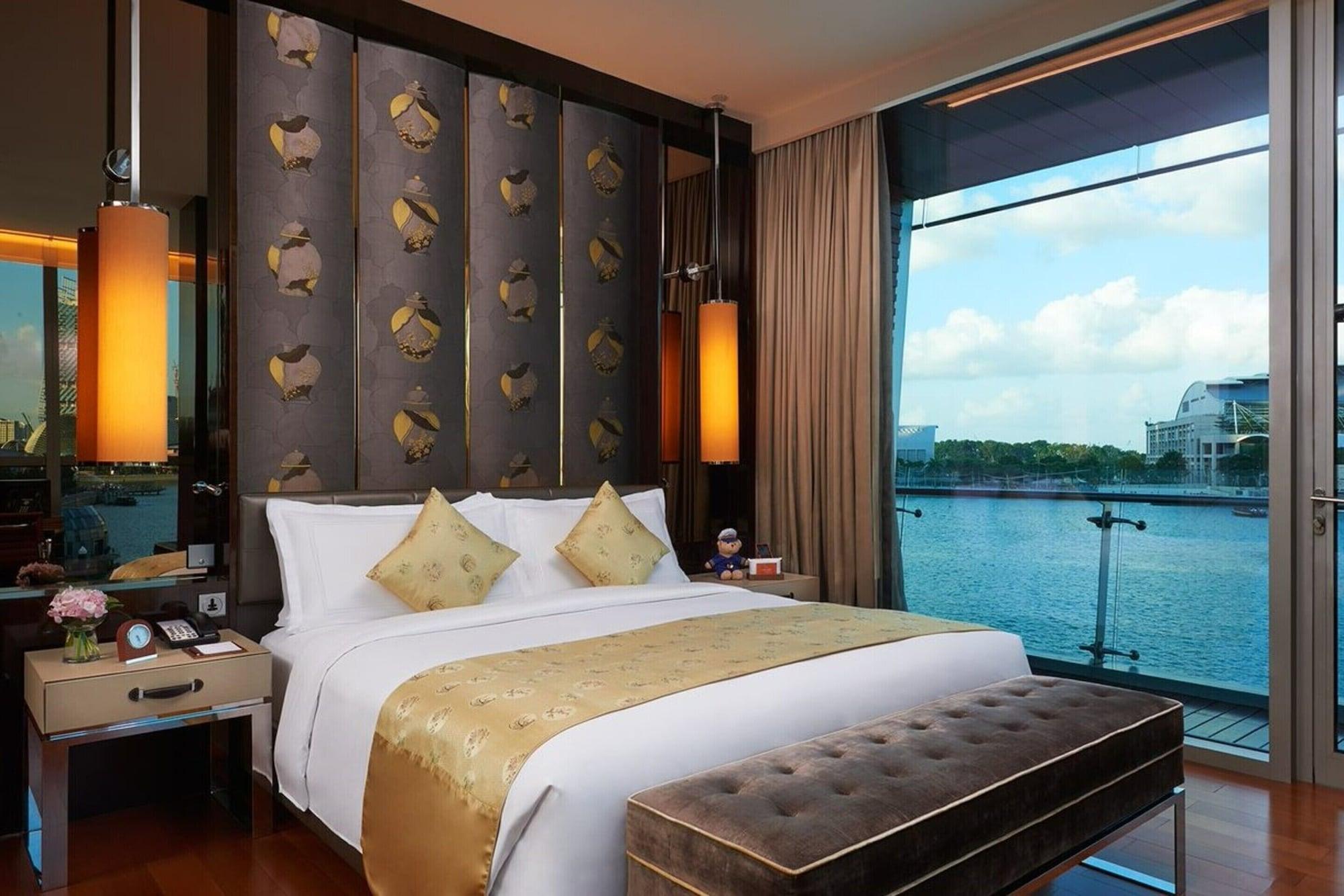 The Fullerton Bay