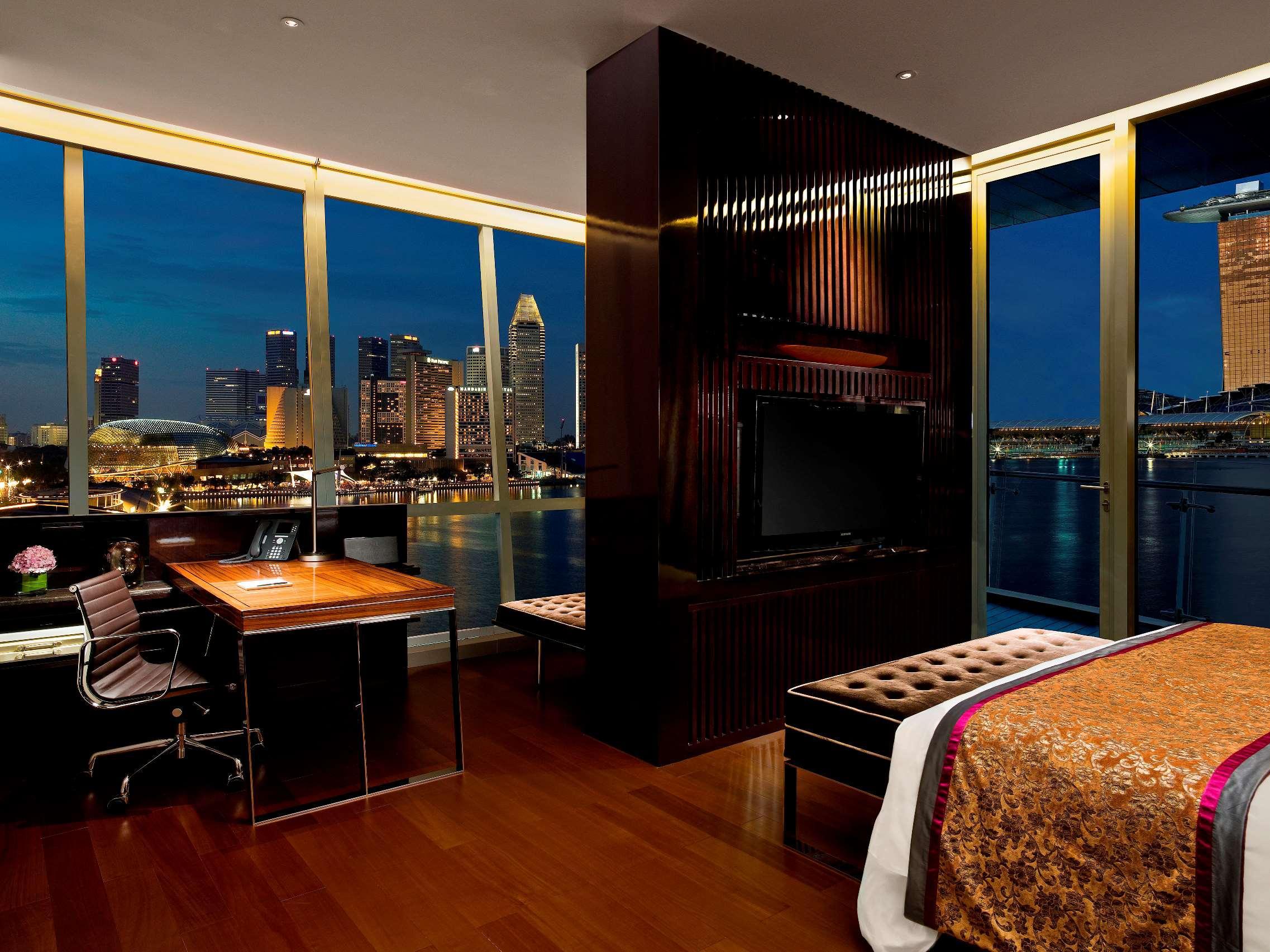 The Fullerton Bay 5*