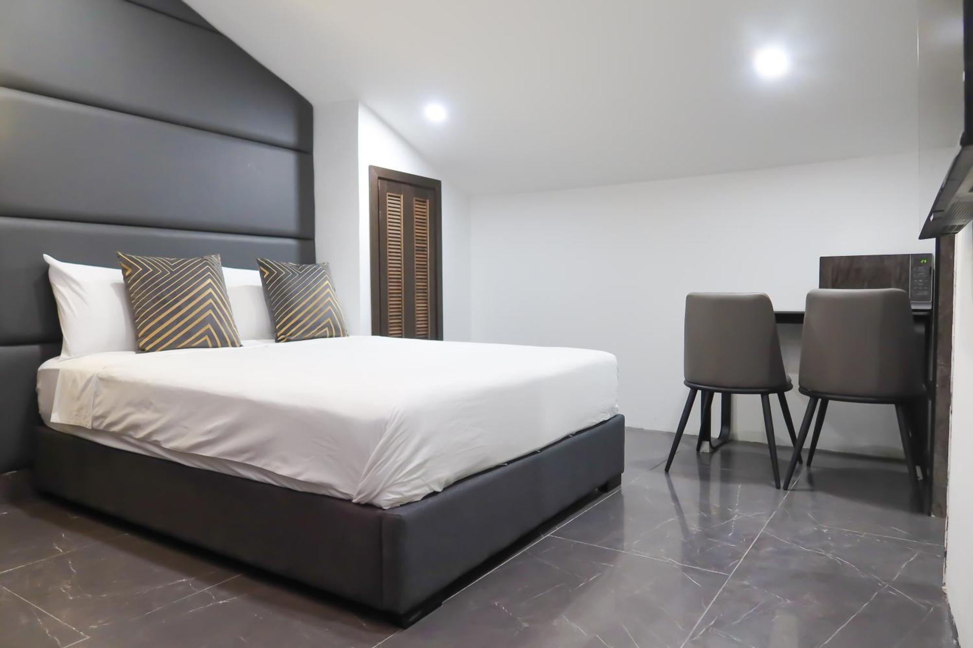 R Residences * Singapore