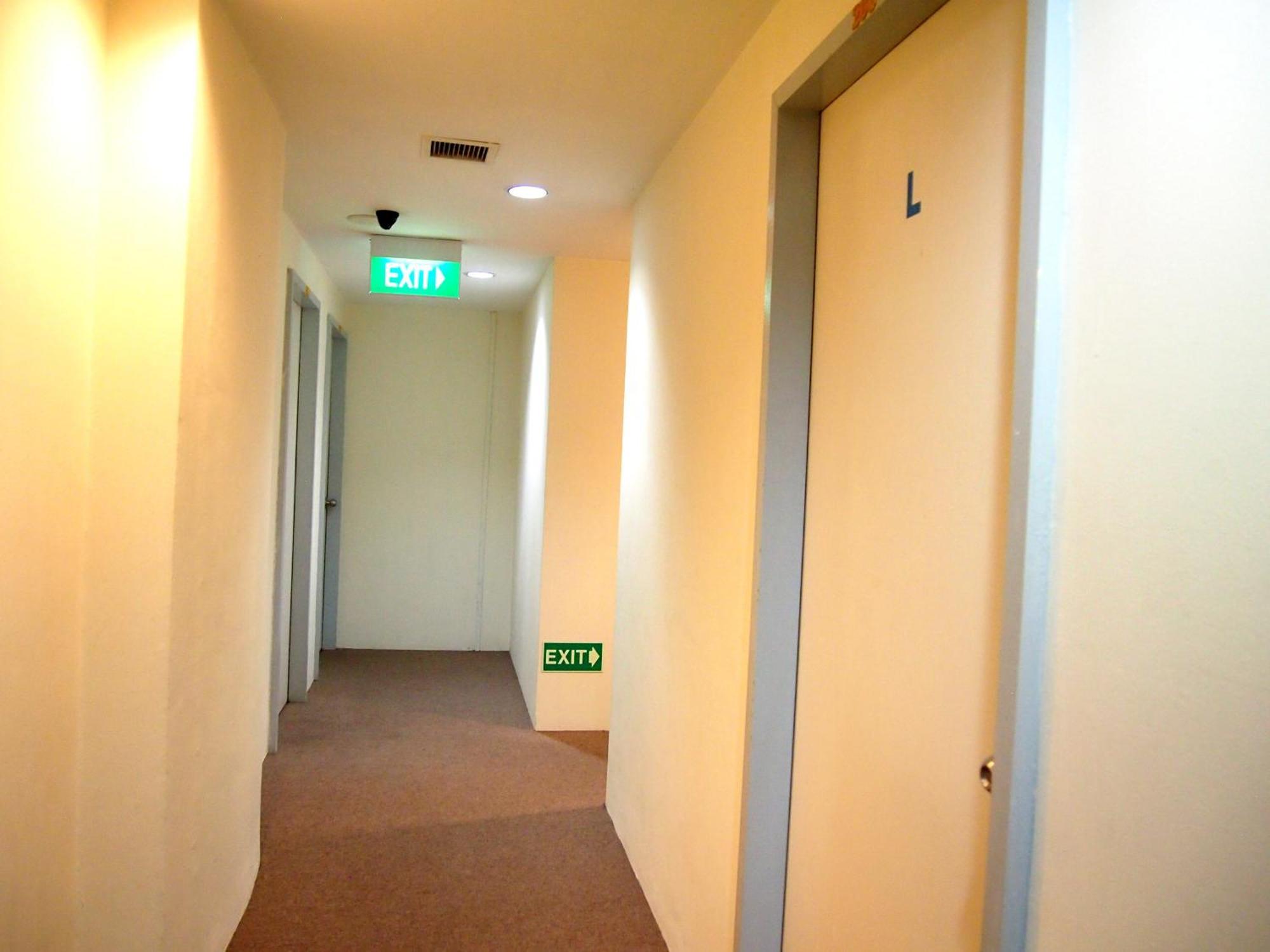 Hostel Snooze @dunlop Street Singapore