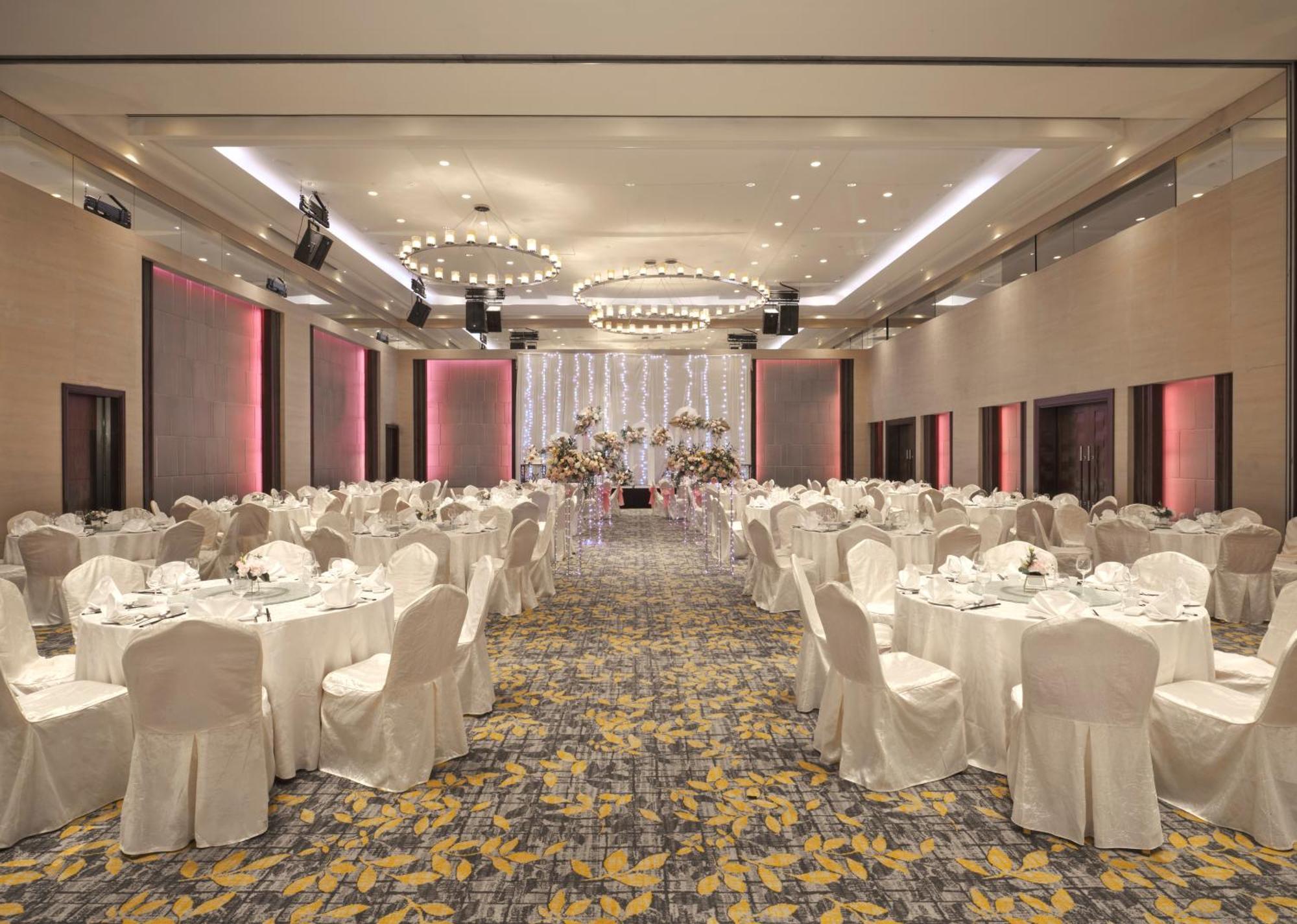 Carlton Hotel