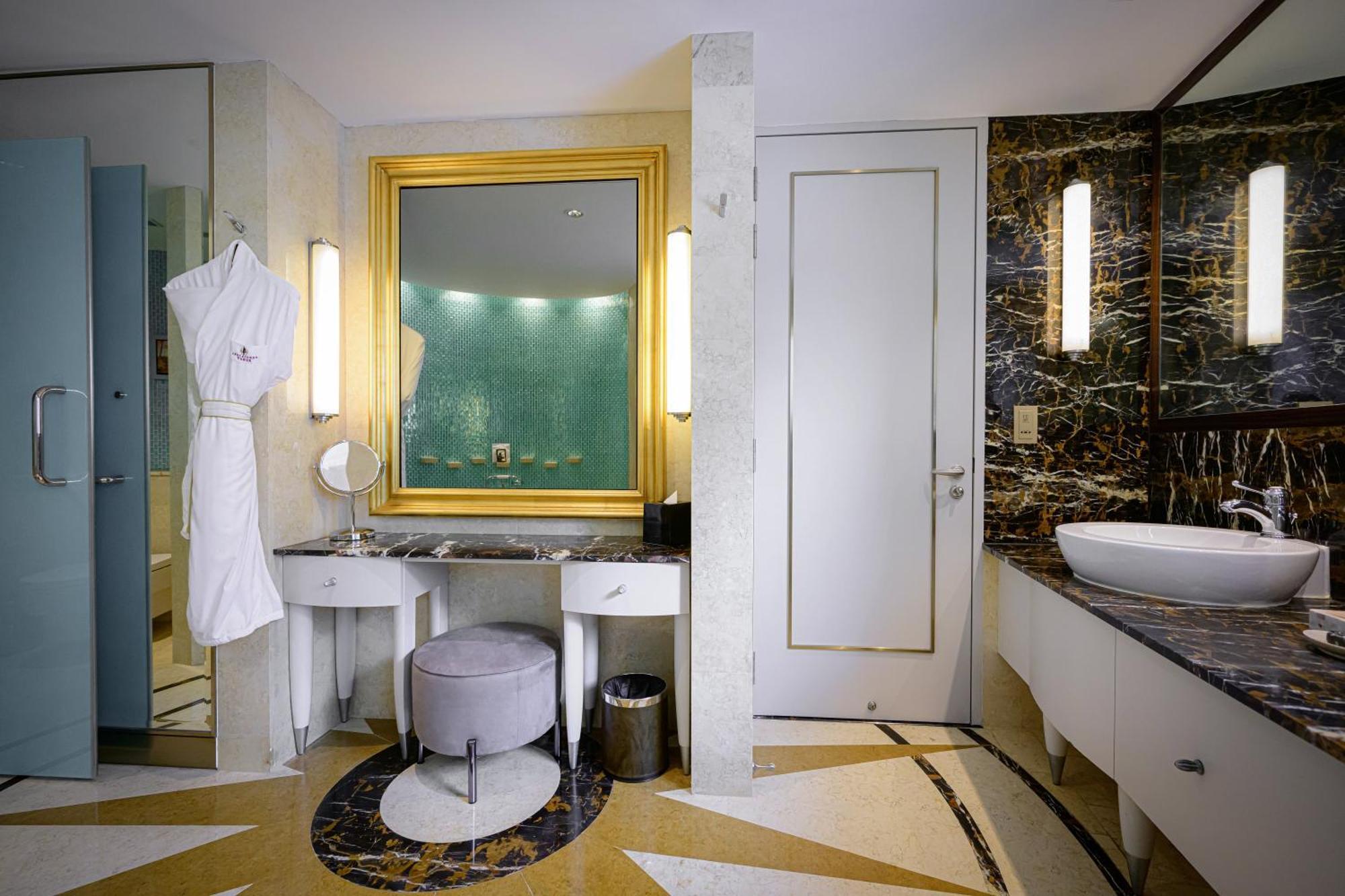 World Sentosa - Crockfords Tower Hotel Singapore