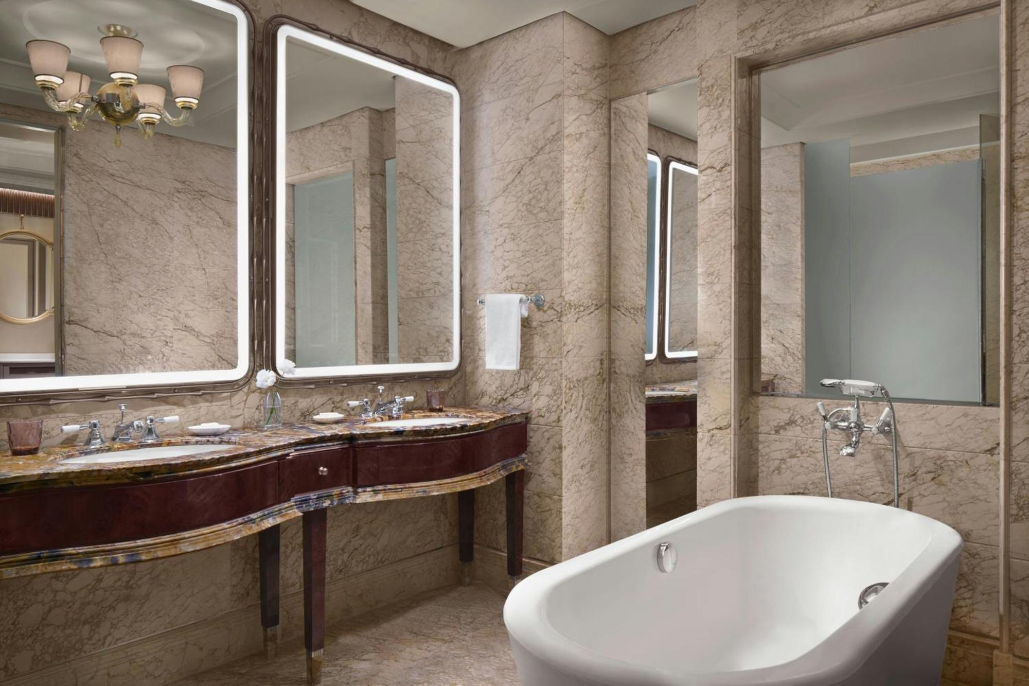 Hotel The St. Regis 5*
