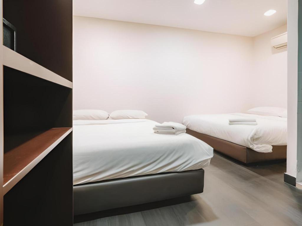 Hotel L @ 51 Desker 2*
