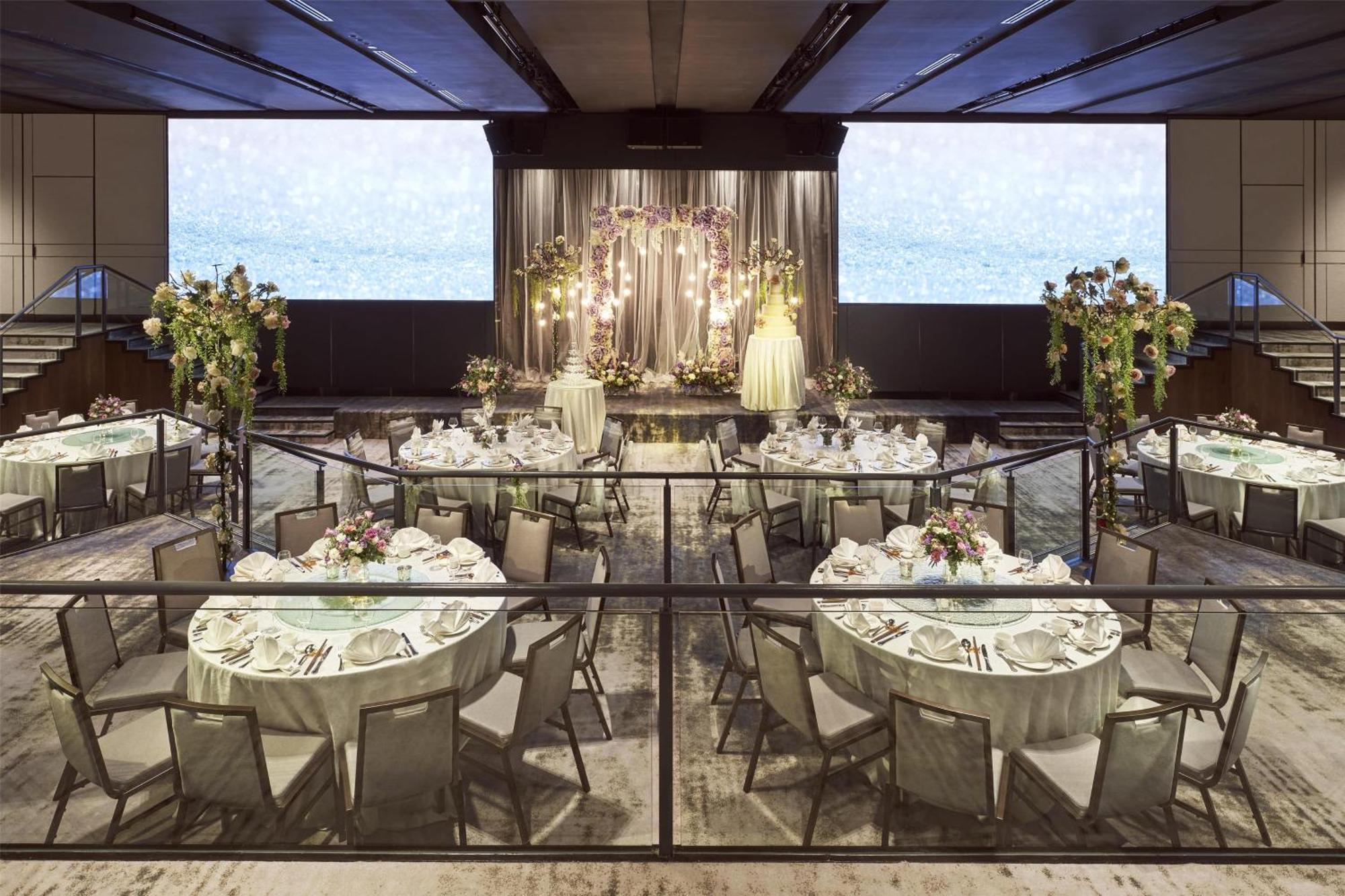 Hilton Orchard Hotel 5*