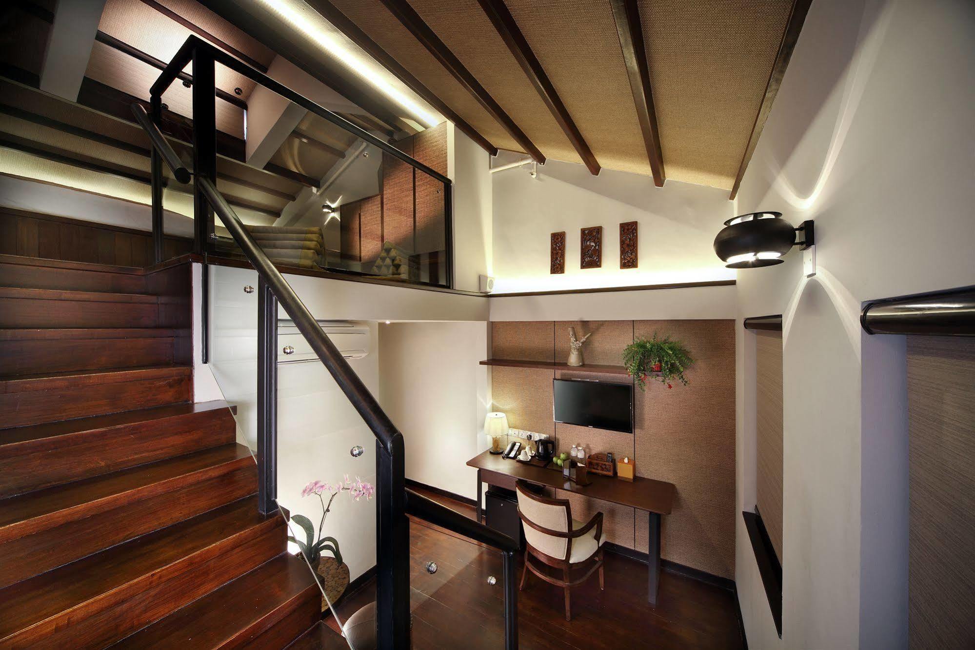 Clover 33 Jalan Sultan 4*