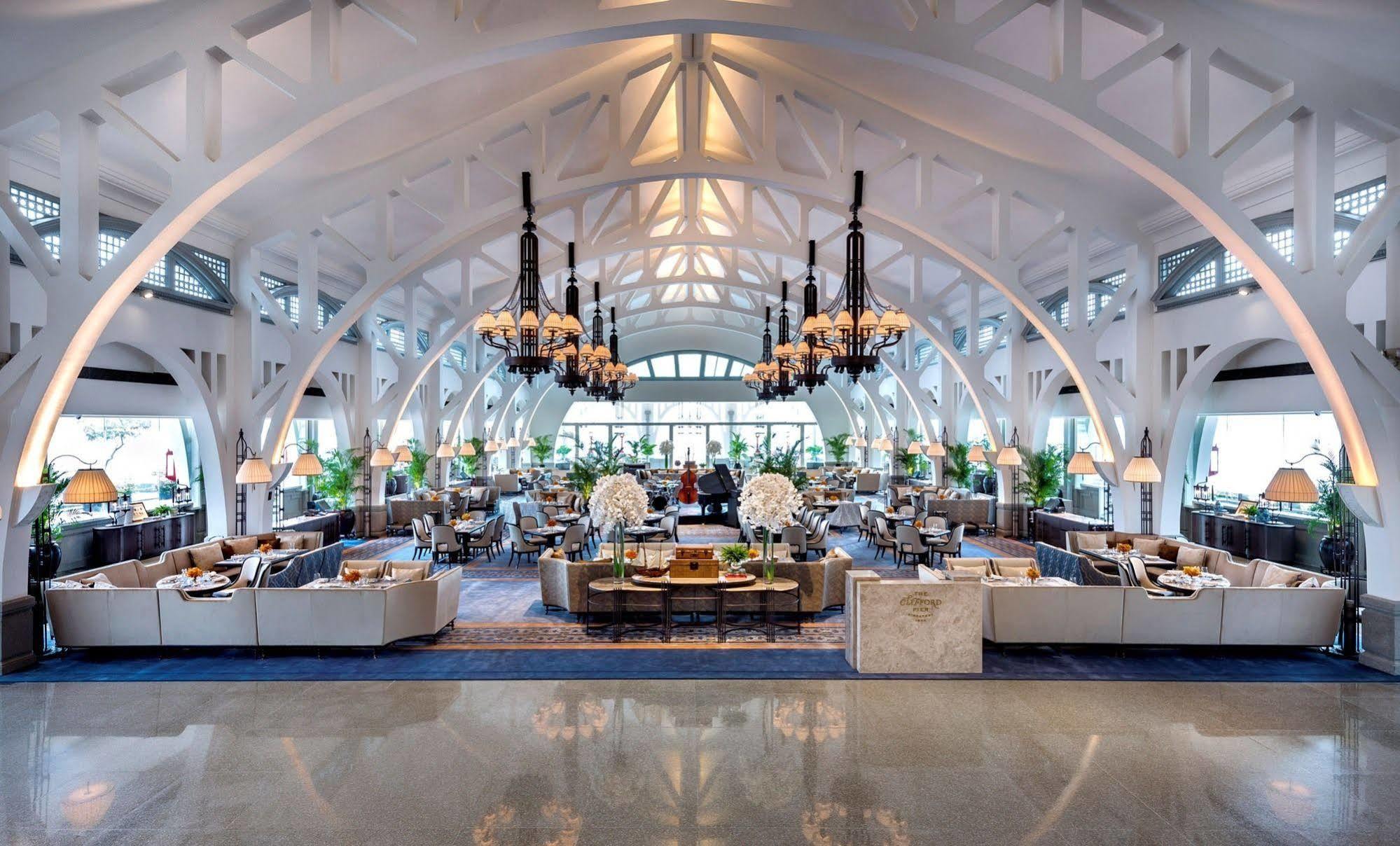 The Fullerton Bay 5*