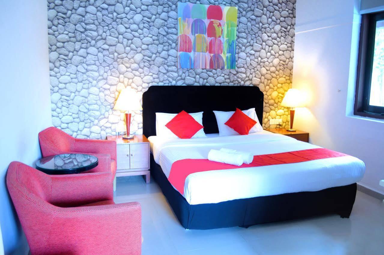 Oyo 104 Pegasus Hotel 3*