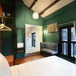 Dream Chaser Boutique Capsule Hotel
