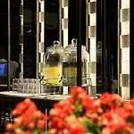 Cube Boutique Capsule Hotel