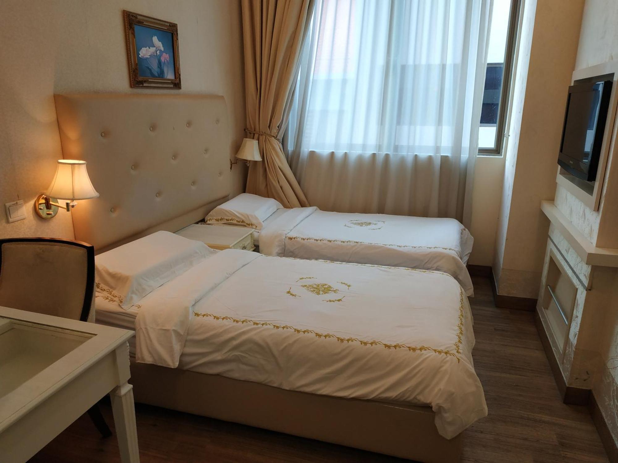 Jayleen 1918 Hotel