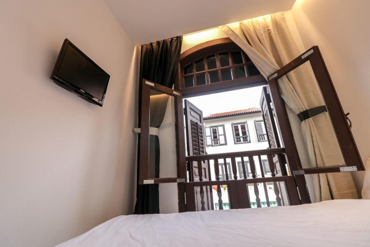 Calmo Chinatown Hotel