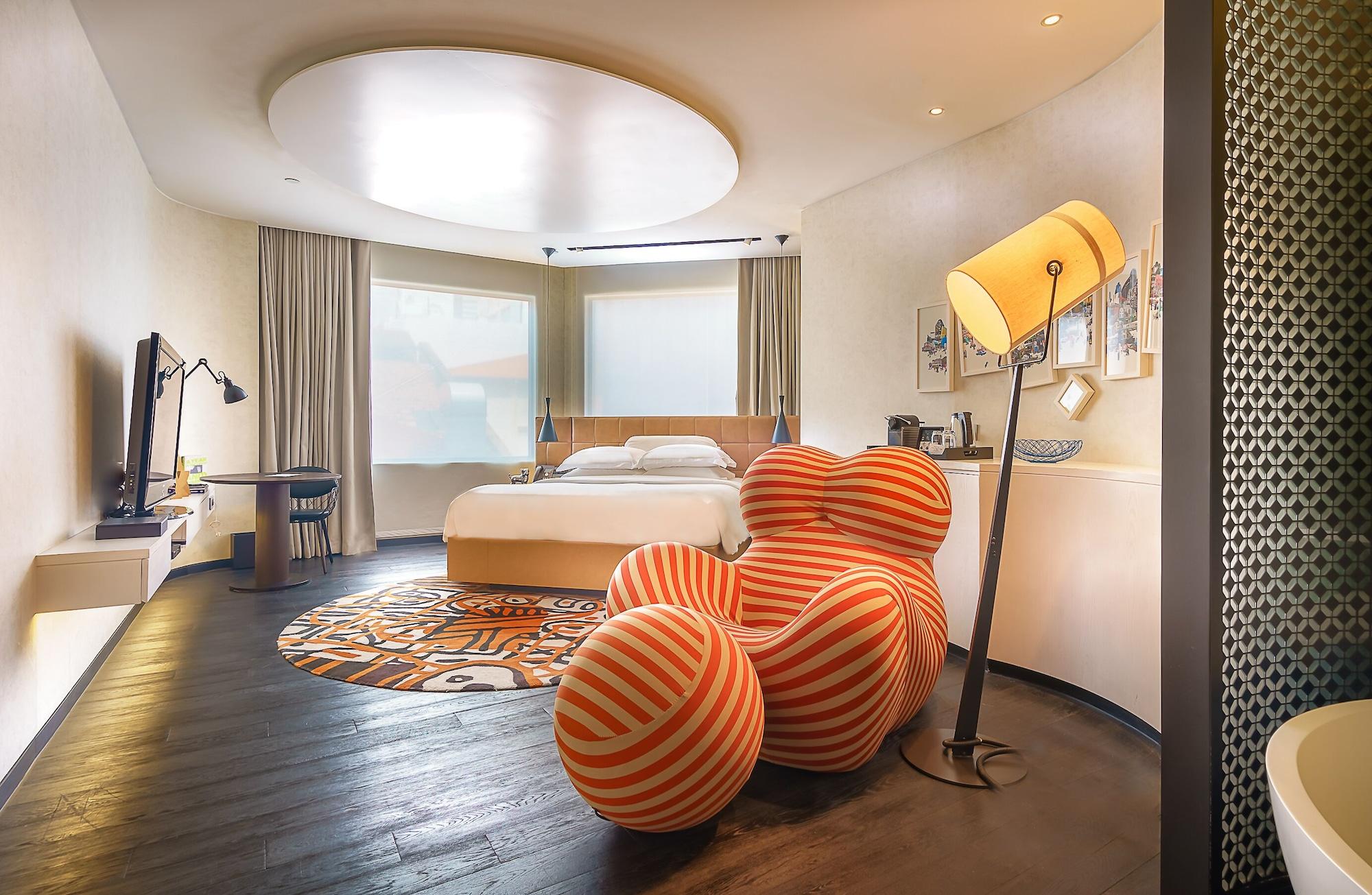 Hotel Naumi Singapore