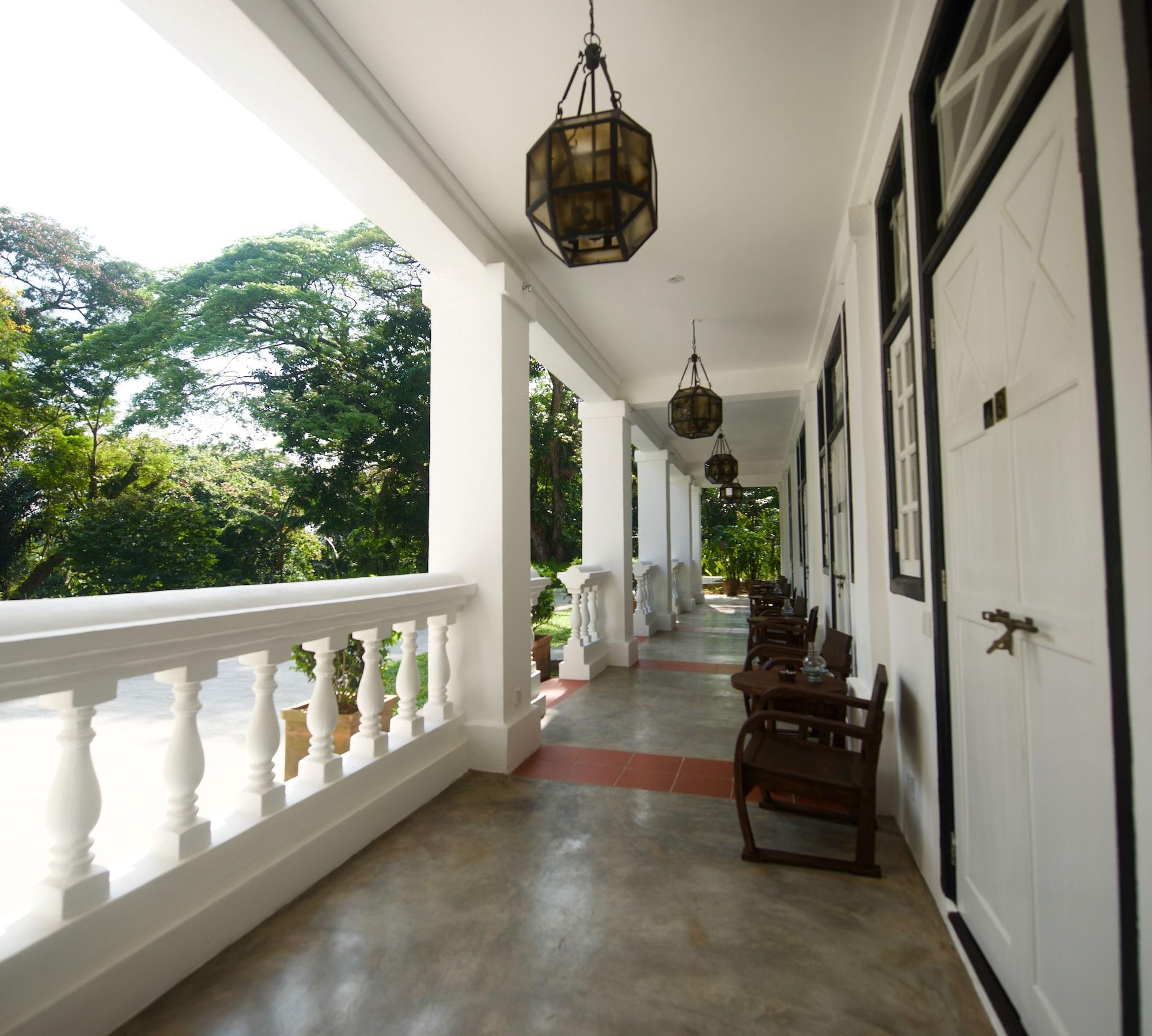 Labrador (adults Only) 5* Singapore