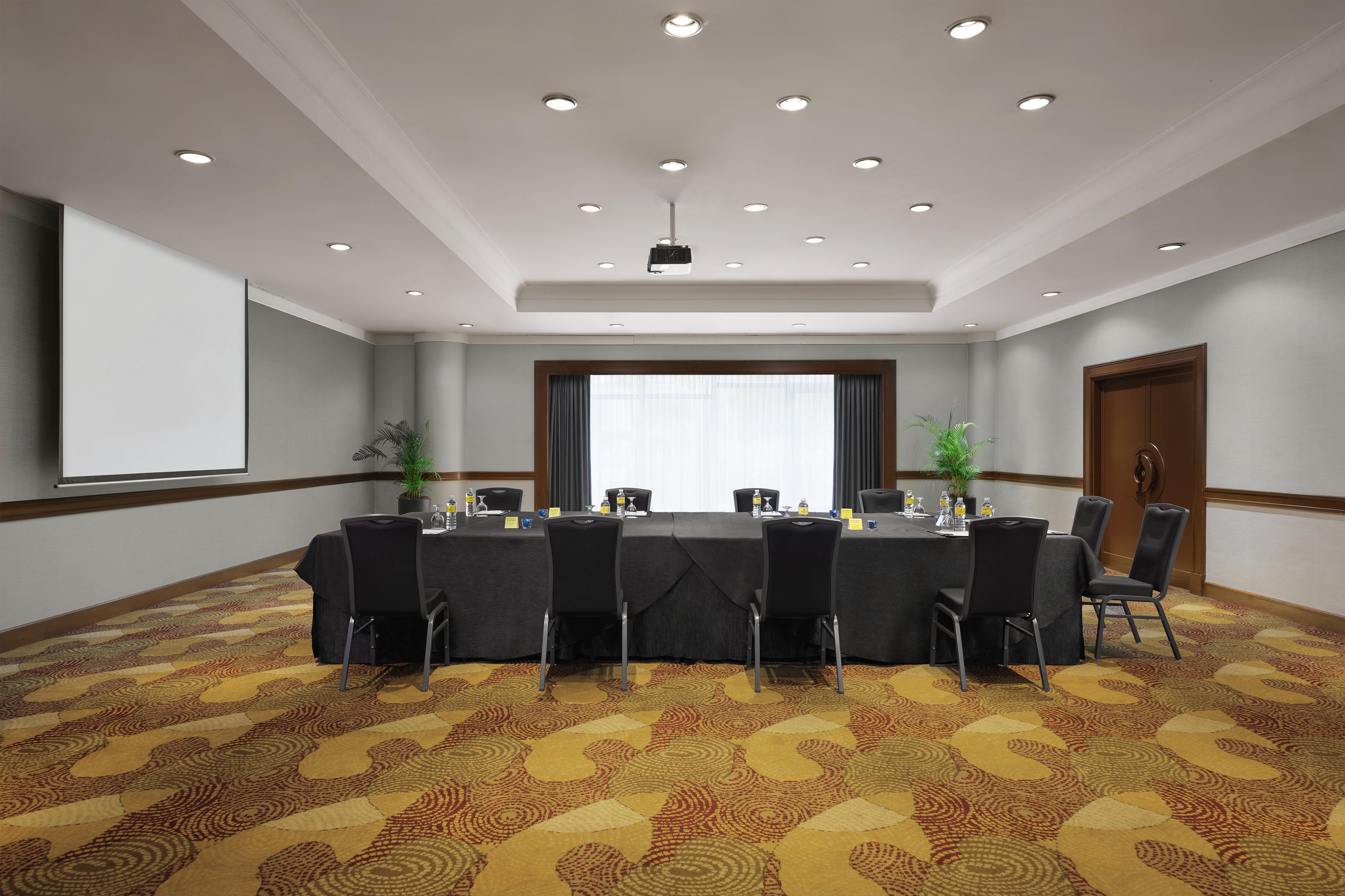 Hotel Atrium By Ihg