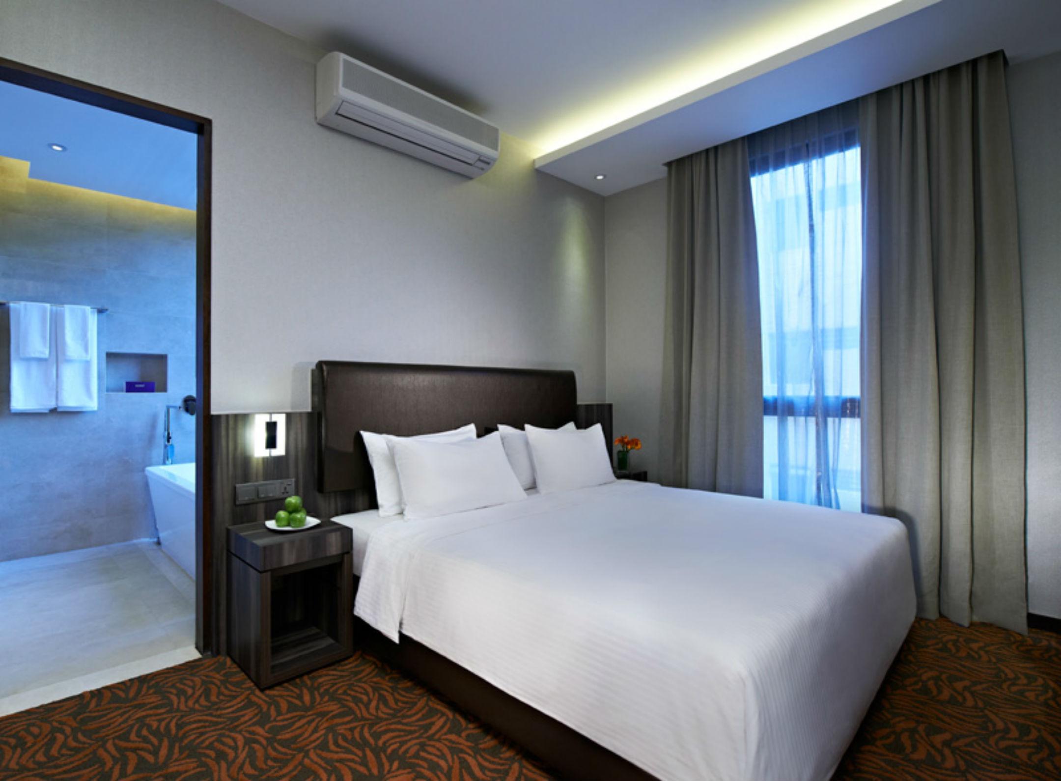 Aqueen Kitchener Hotel 3*