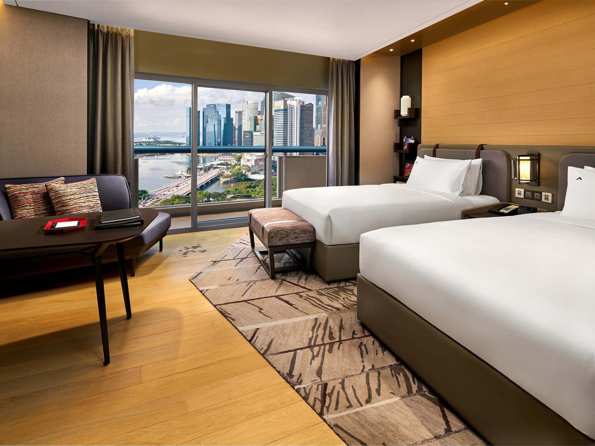 Swissotel The Stamford 5*