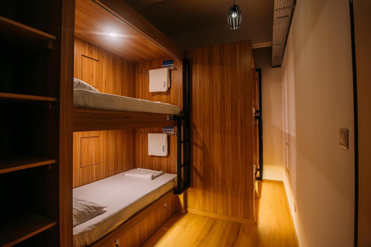 Bluewaters Pods 38 Hongkong St Hostel Singapore