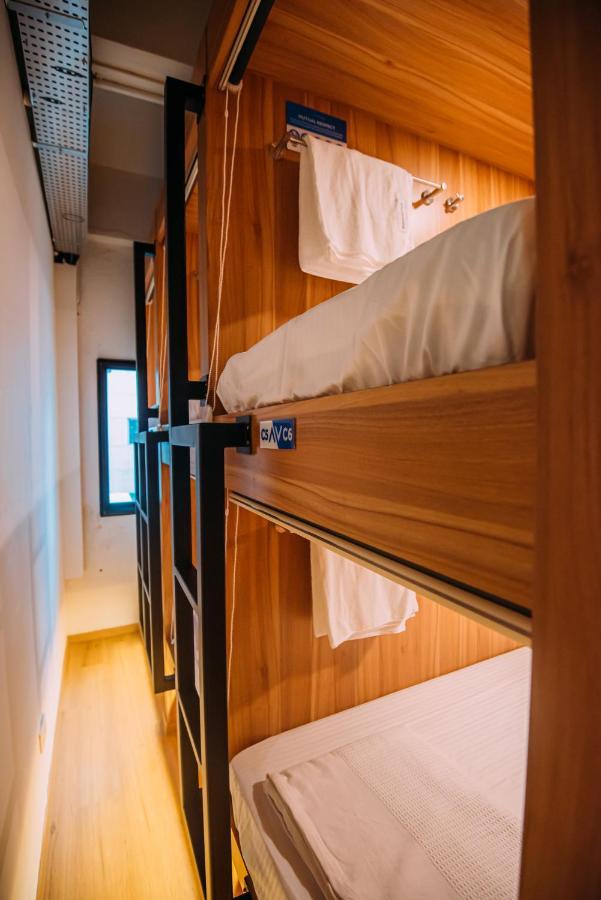 Bluewaters Pods 38 Hongkong St Hostel Singapore