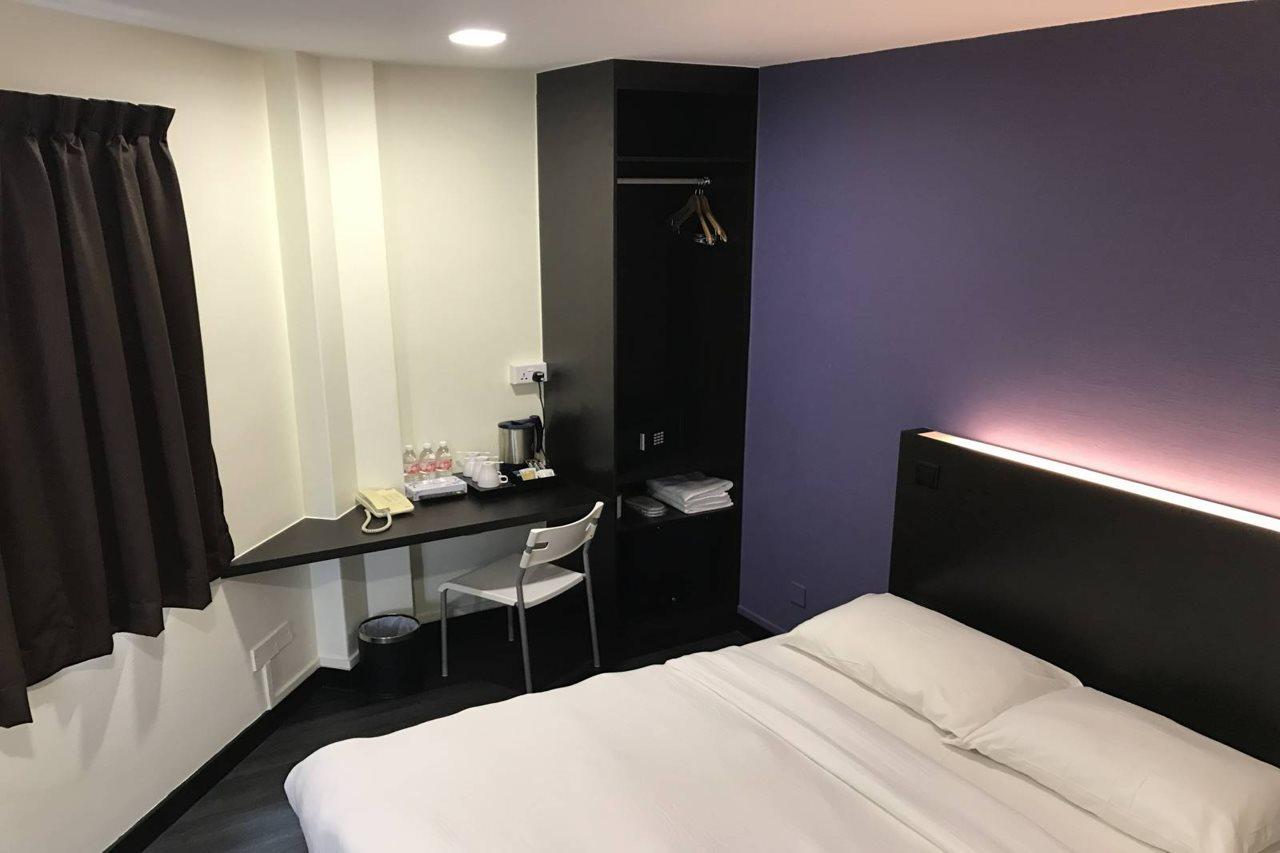 L @ 51 Desker Hotel 2*