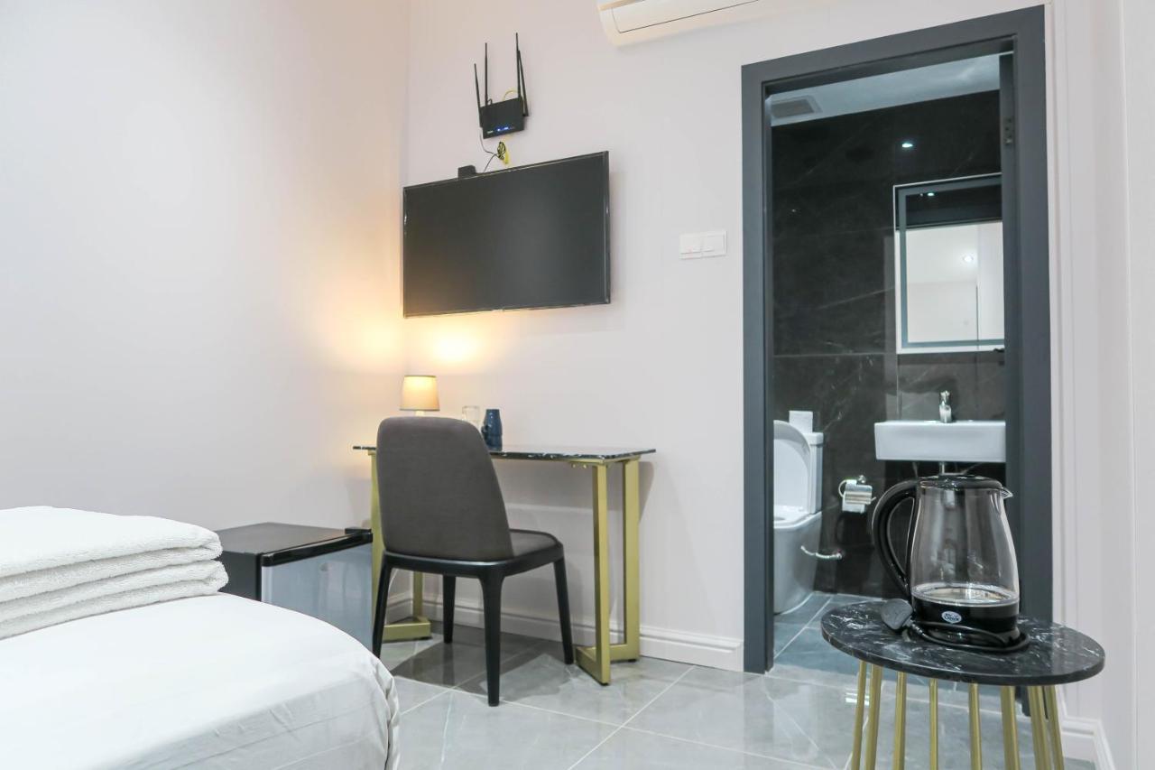 Apartment Deluxe & By Rr *