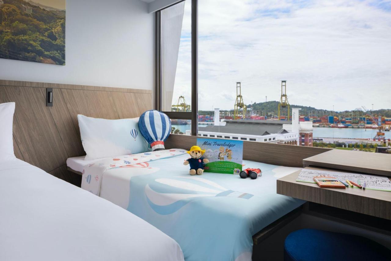 Travelodge Harbourfront Hotel 4*