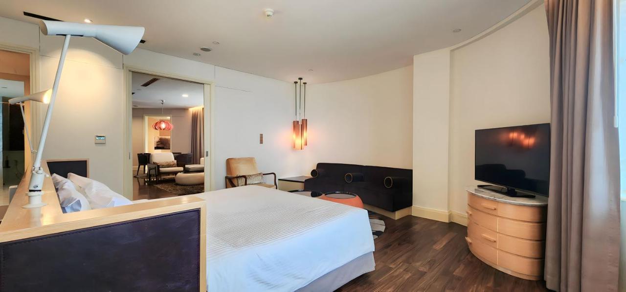Ascott Raffles Place Hotel Singapore