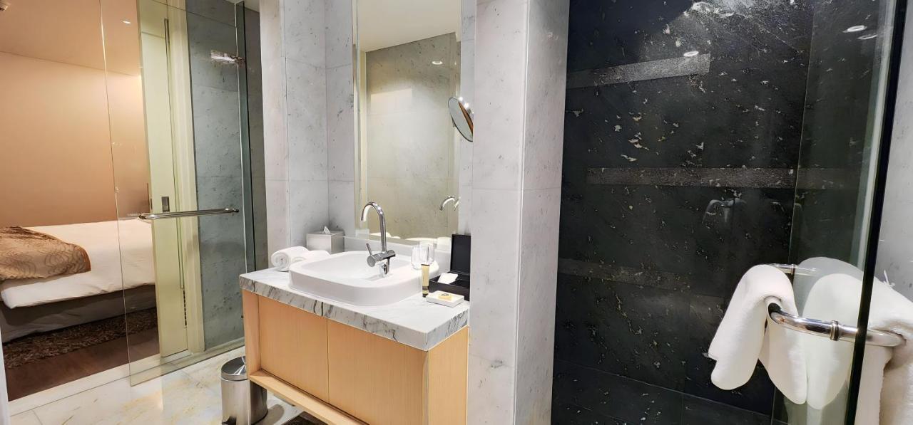 Ascott Raffles Place Hotel